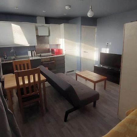 Modern Studio Maidstone - Redecorated Oct 2023 ภายนอก รูปภาพ