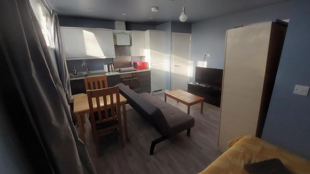 Modern Studio Maidstone - Redecorated Oct 2023 ภายนอก รูปภาพ