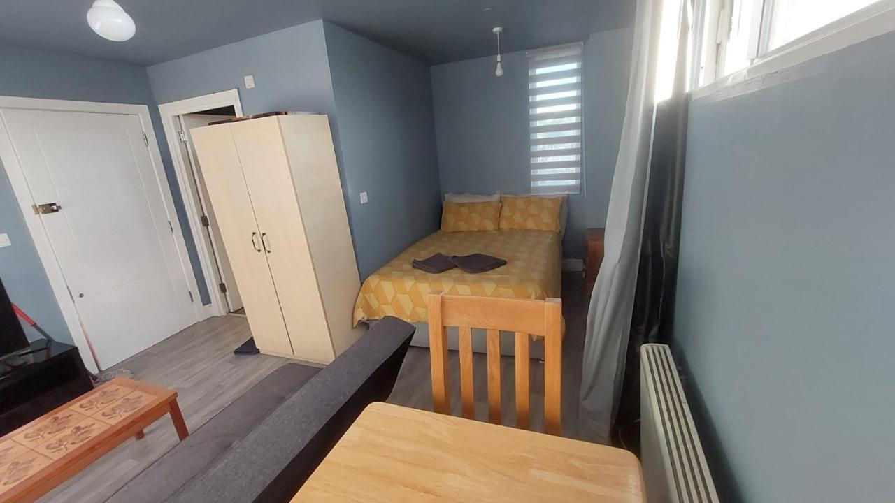 Modern Studio Maidstone - Redecorated Oct 2023 ภายนอก รูปภาพ