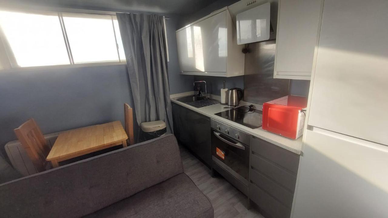 Modern Studio Maidstone - Redecorated Oct 2023 ภายนอก รูปภาพ
